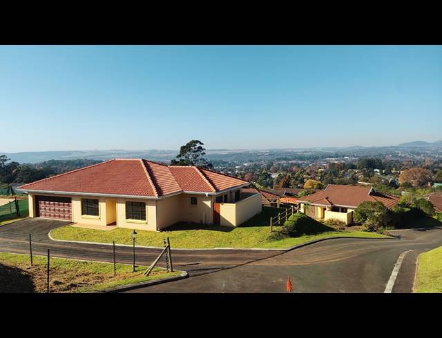 2 BEDROOM SIMPLEX FOR SALE IN EAGLE RIDGE ESTATE